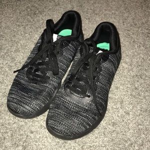 Black champion women’s athletic shoes